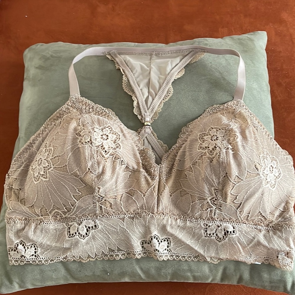 Beautiful Brand new Tan bra 🤎